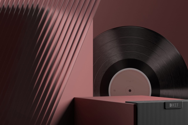 Похоже, KEF выпускает новую универсальную акустику со стримингом и фонокорректором