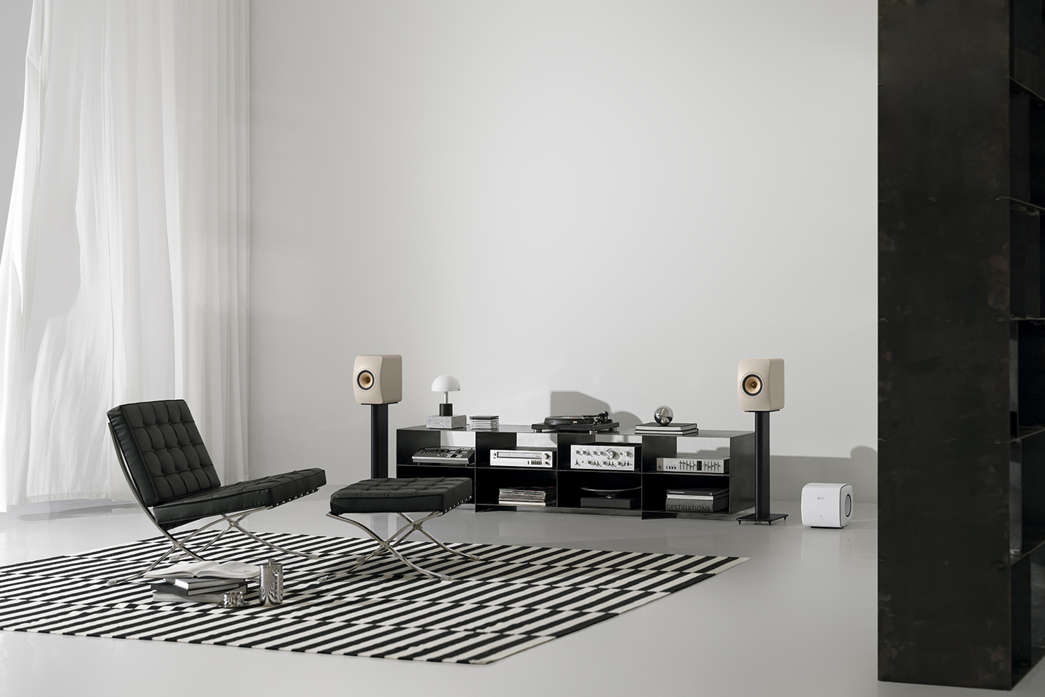 KEF LS50 Meta: Sand Shell
