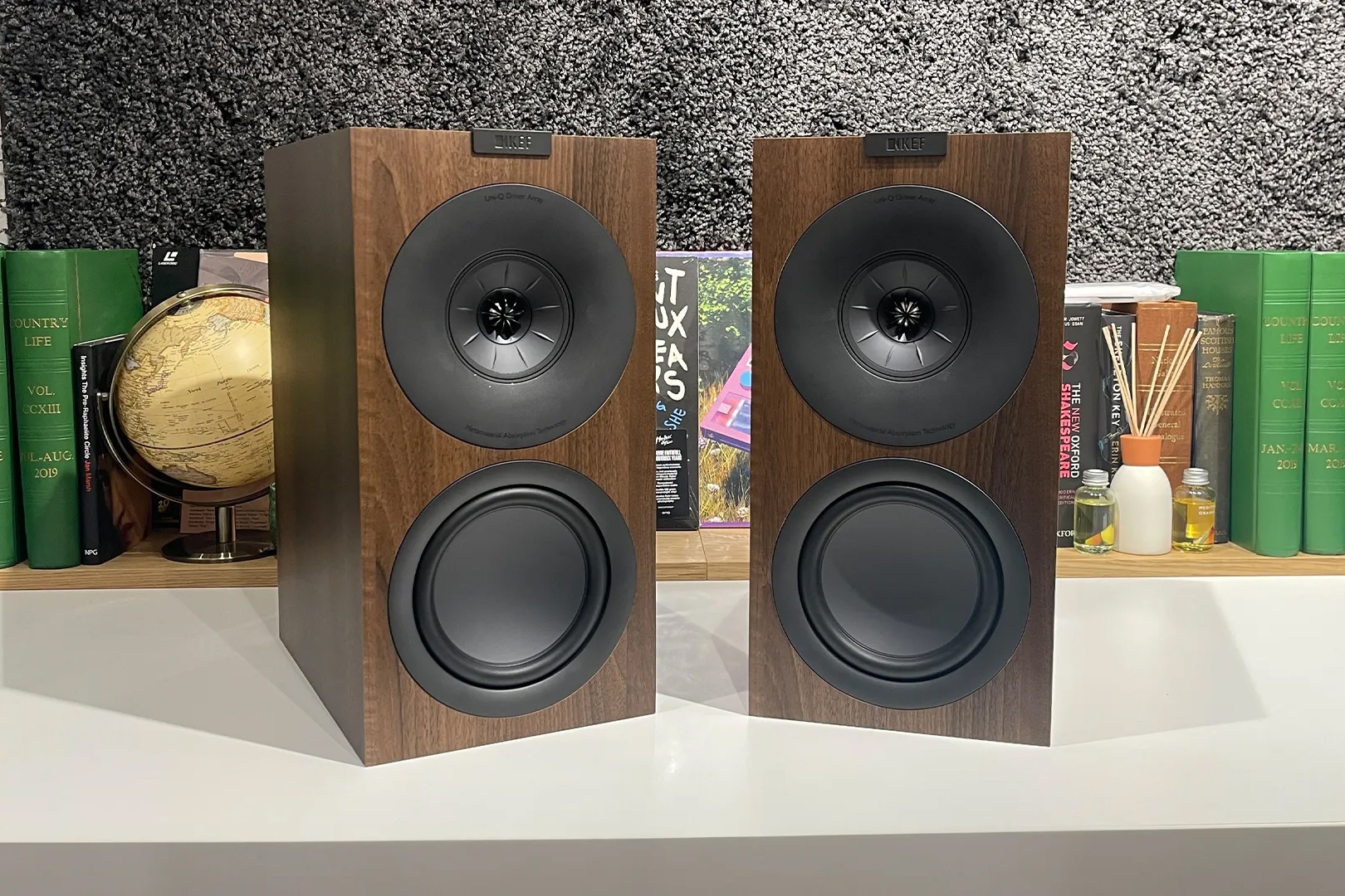 KEF Q Concerto Meta
