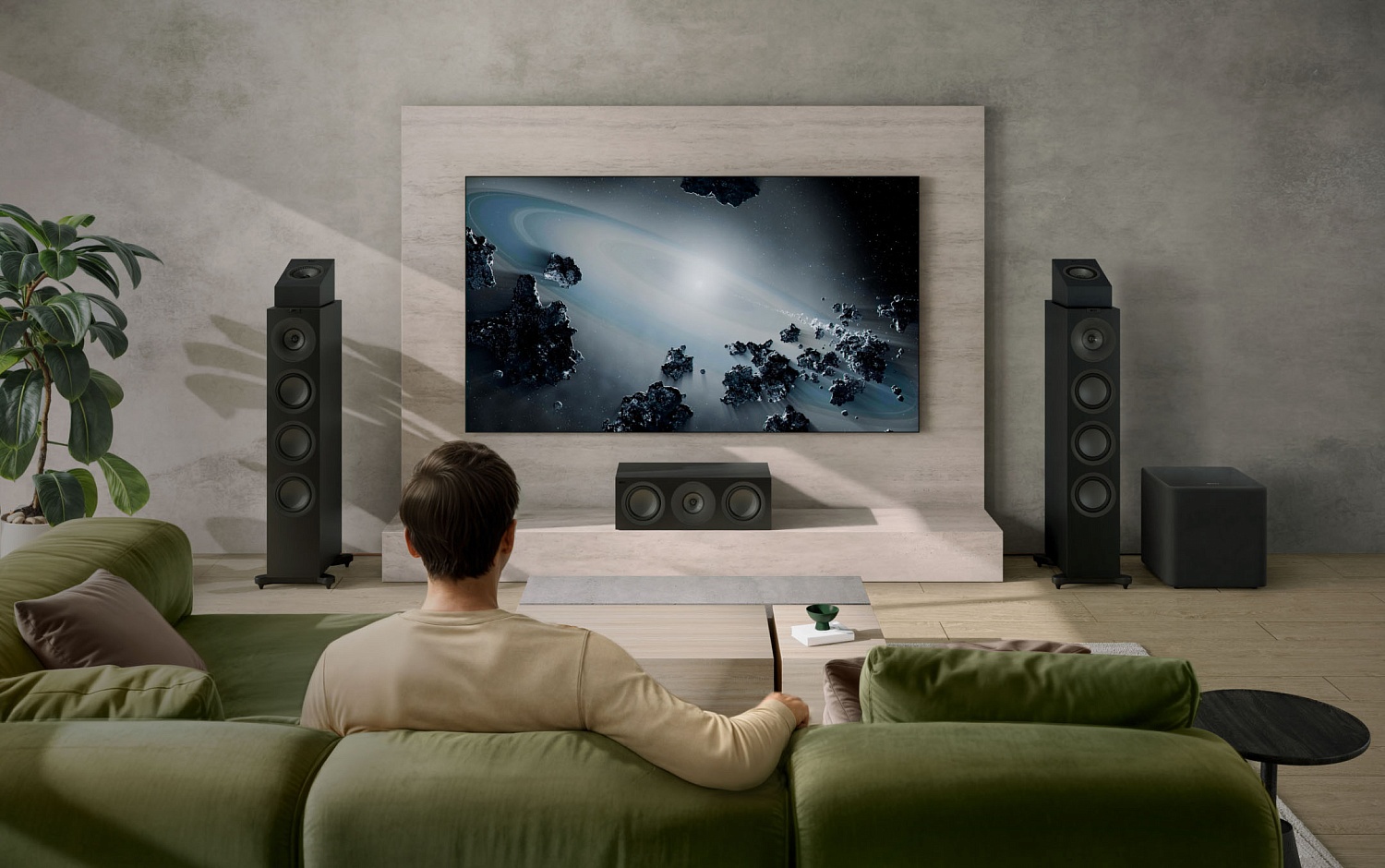 KEF Q8 Meta